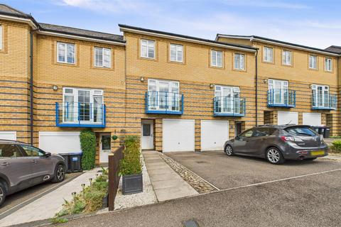 3 bedroom terraced house for sale, Newland Gardens, Hertford, SG13
