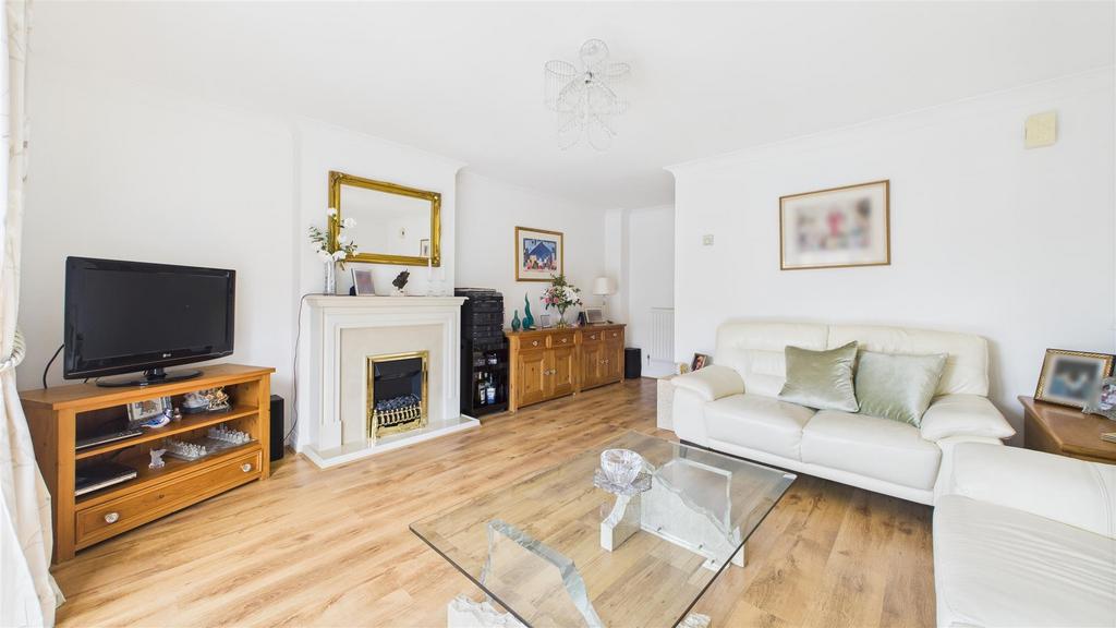 CAM03457 G0-PR0024-STILL010.jpg