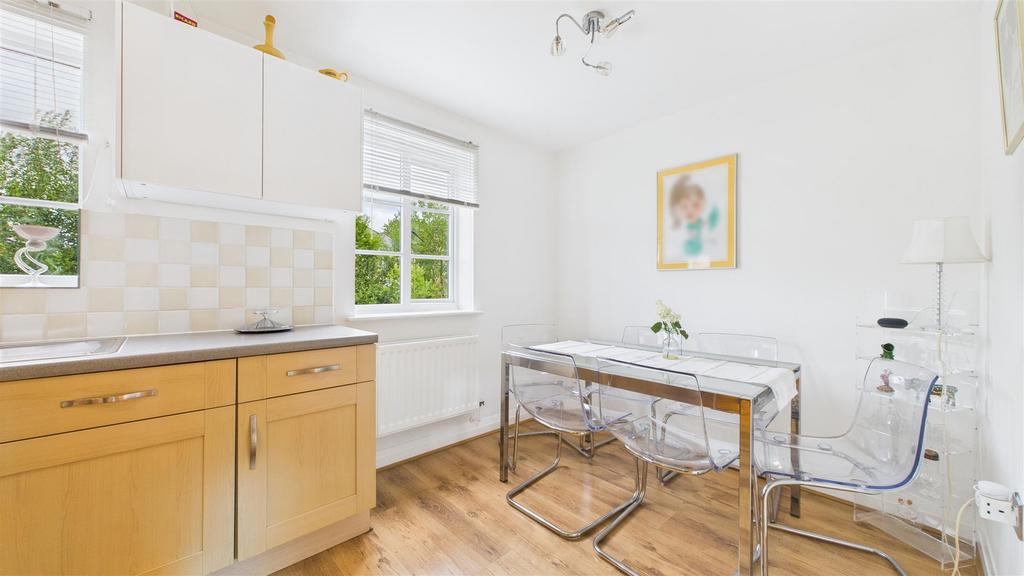 CAM03457 G0-PR0024-STILL015.jpg