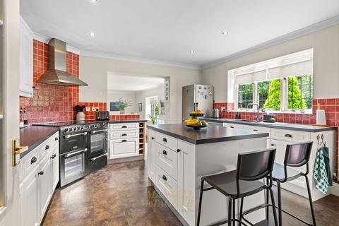 5 bedroom detached house for sale, Herons Lea, Crawley RH10