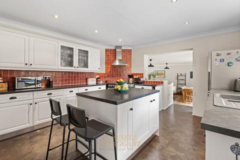 5 bedroom detached house for sale, Herons Lea, Crawley RH10