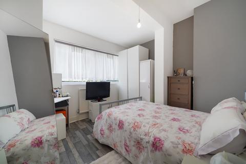 1 bedroom flat for sale, Selhurst New Road, London , SE25