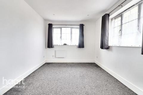 3 bedroom duplex for sale, Lordswood Lane, Chatham