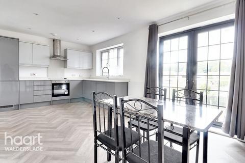 3 bedroom duplex for sale, Lordswood Lane, Chatham