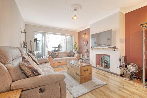 2 bedroom bungalow for sale, Common Approach, Thundersley, Benfleet, Essex, SS7