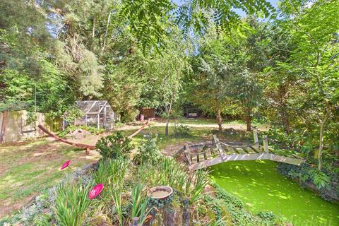 4 bedroom detached bungalow for sale, Ballards Way, South Croydon