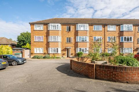 2 bedroom flat for sale, Park Gardens, Kingston Upon Thames, KT2
