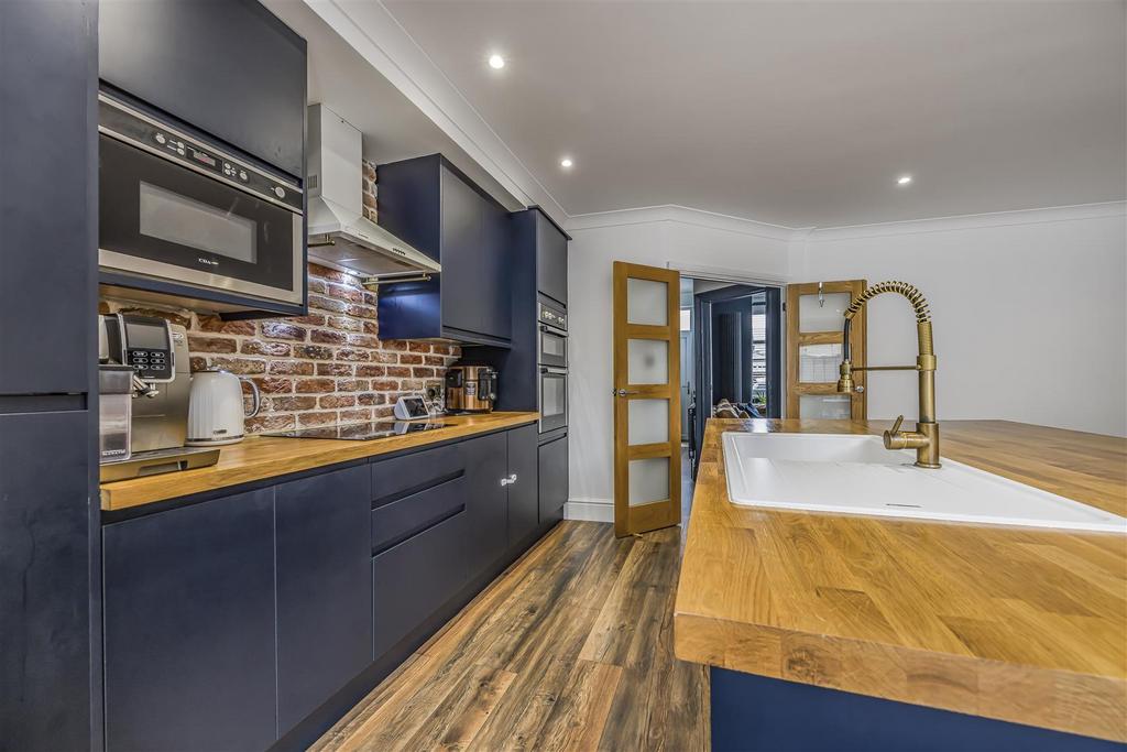 20 Gladys Avenue, Hilsea-Portico Marketing-Sold By-2