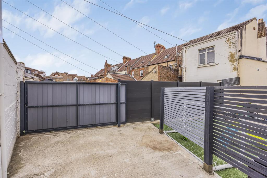 20 Gladys Avenue, Hilsea-Portico Marketing-Sold By-3