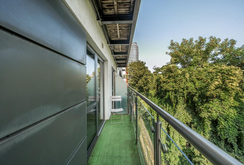 1335149-9-689319d...