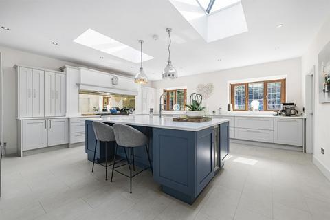 5 bedroom detached house for sale, Park Road, Banstead