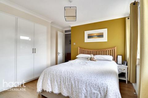 4 bedroom link detached house for sale, Chippendale Close, Chatham