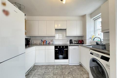 8 Otter Close, London, E15 2PZ
