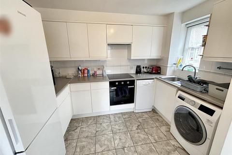 8 Otter Close, London, E15 2PZ