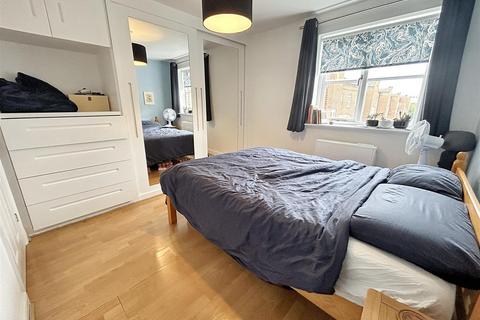8 Otter Close, London, E15 2PZ