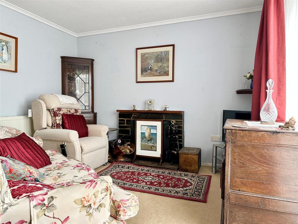 Living Room 2.jpg