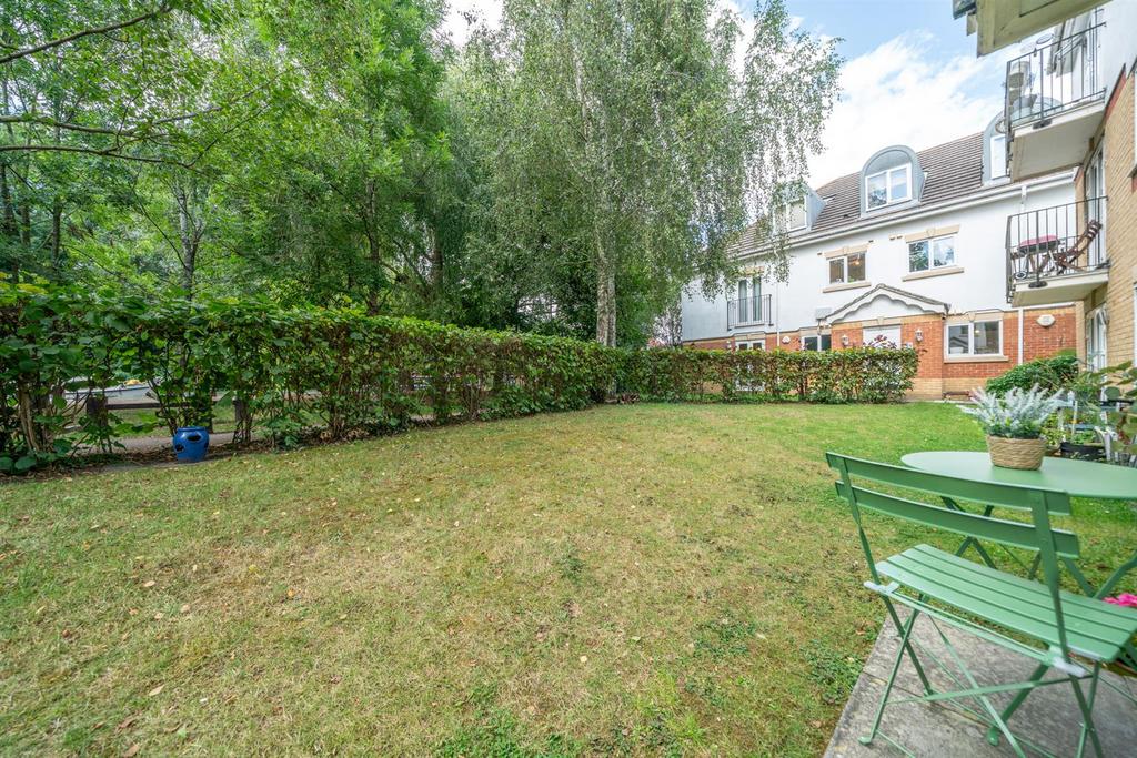 22-Basildon-Close-9645.jpg
