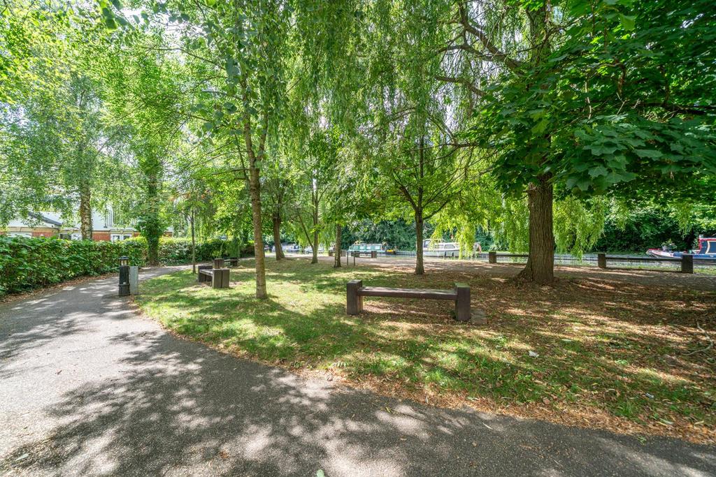 22-Basildon-Close-9650.jpg