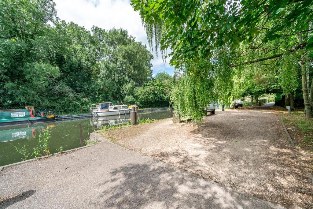 22-Basildon-Close-9659.jpg