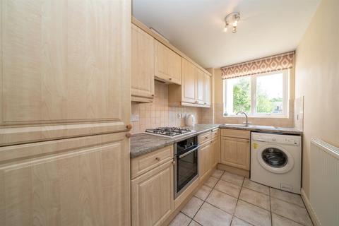 22 Basildon Close, Watford, WD18 8WL