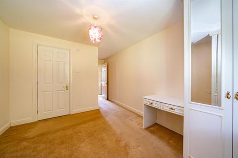 22 Basildon Close, Watford, WD18 8WL