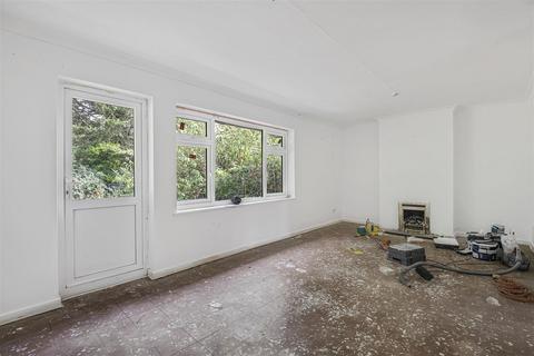 undefined, Ravensbourne Drive, Woodley, Reading