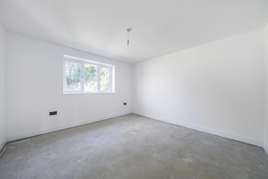 1325370-11-6870ef205e0ba