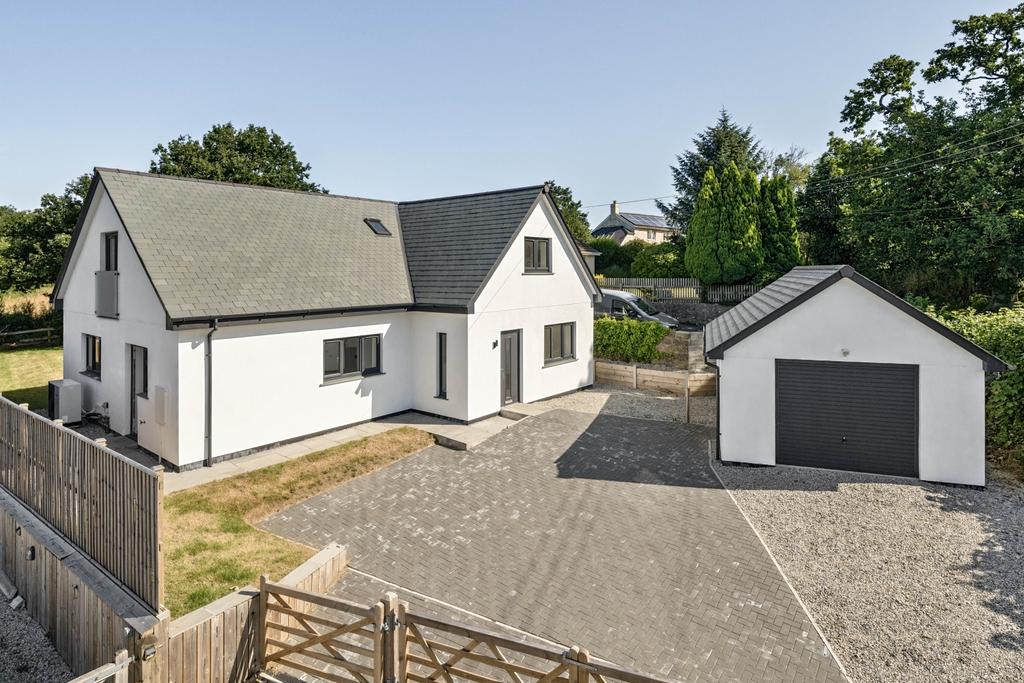 1325370-2-6870ecf0a4581