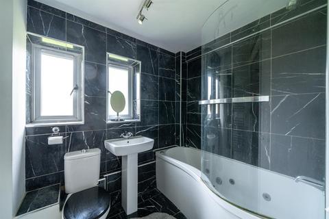 2 bedroom flat for sale, Everest Way, Hemel Hempstead