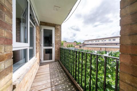 2 bedroom flat for sale, Everest Way, Hemel Hempstead