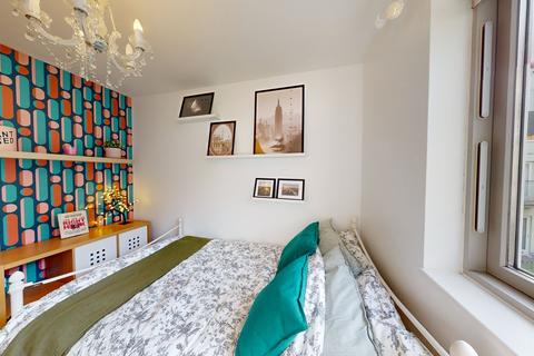 1 bedroom in a flat share to rent, Metcalfe Court, Teal Street, LONDON, SE10