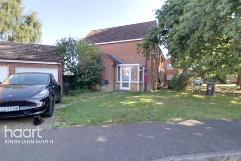 3 bedroom end of terrace house for sale, Wallace Close, King's Lynn
