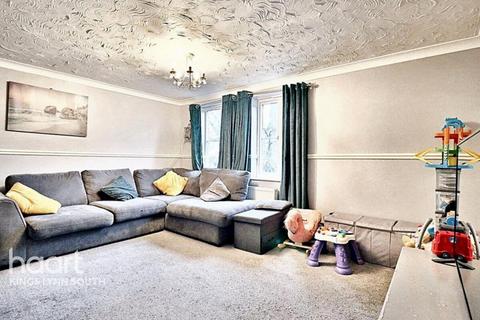3 bedroom end of terrace house for sale, Wallace Close, King's Lynn