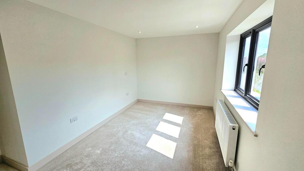 10 Magnum Place bedroom.jpg