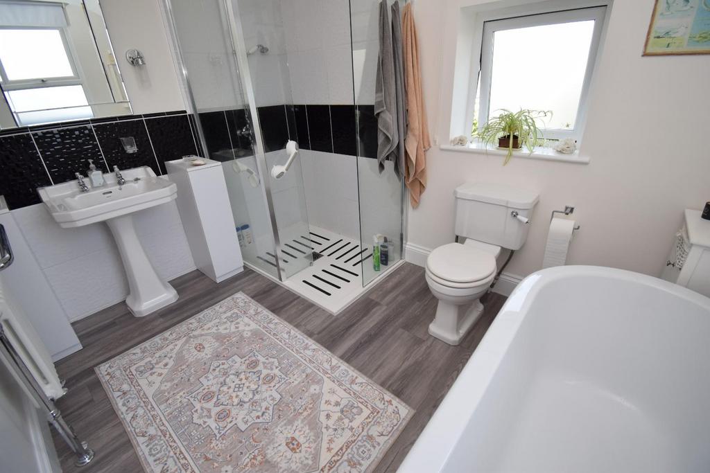 Bathroom.JPG