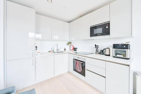 1 bedroom flat to rent, Sayer Street, Elephant and Castle, LONDON, SE17