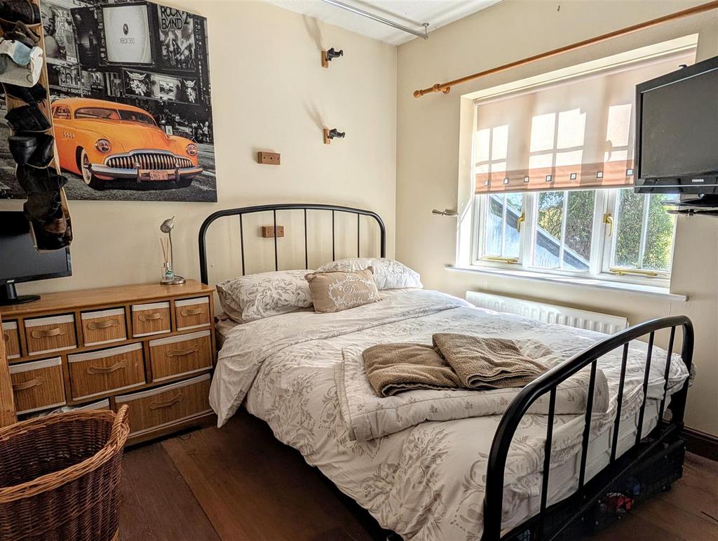 PXL 20250801 093415530.MP~2.jpg