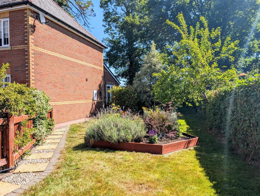 PXL 20250711 094858622.MP~2.jpg