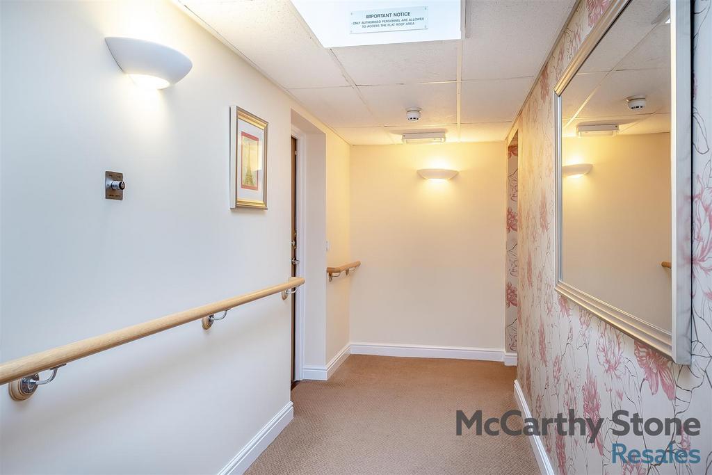 8667978-interior17.jpg