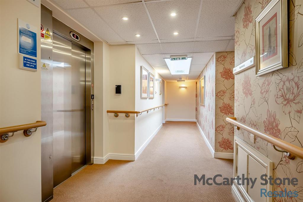 8667978-interior11.jpg
