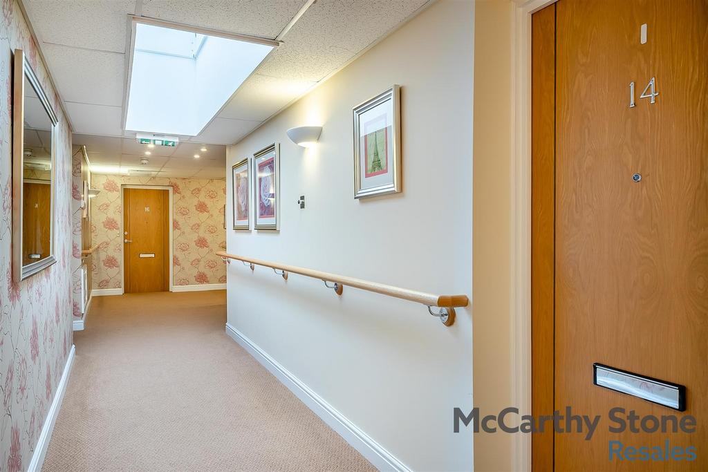 8667978-interior18.jpg