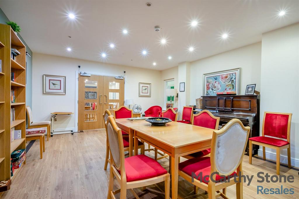 8667978-interior16.jpg