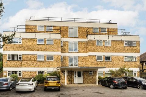 Uxbridge Road, Hampton TW12