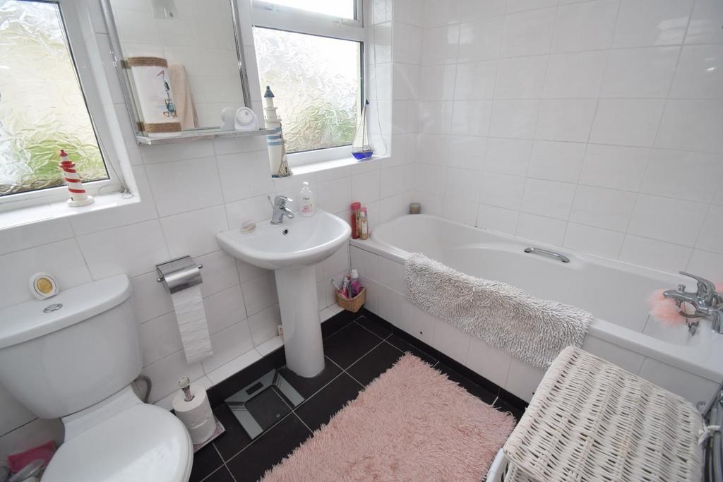 Family Bathroom.JPG