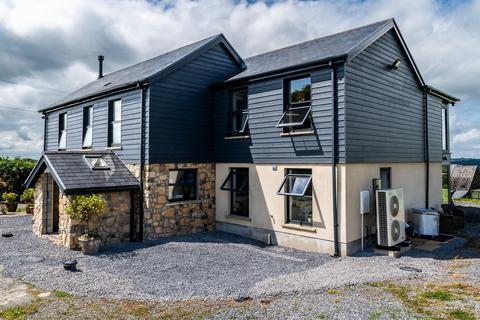 4 bedroom detached house for sale, Efail Y Banc, Rhydargaeau Road, Carmarthen, SA32