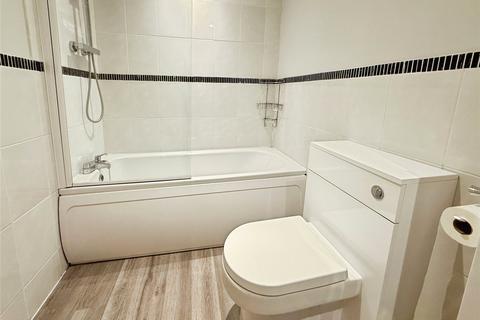 3 bedroom flat to rent, Newark Road, Lincoln LN6