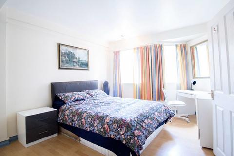 3 bedroom apartment to rent, West Kensington Court Edith Villas LONDON W14 9AD