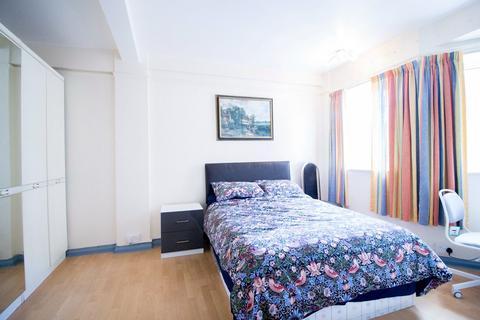 3 bedroom apartment to rent, West Kensington Court Edith Villas LONDON W14 9AD