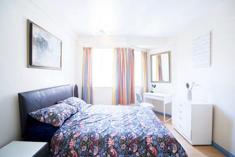 3 bedroom apartment to rent, West Kensington Court Edith Villas LONDON W14 9AD