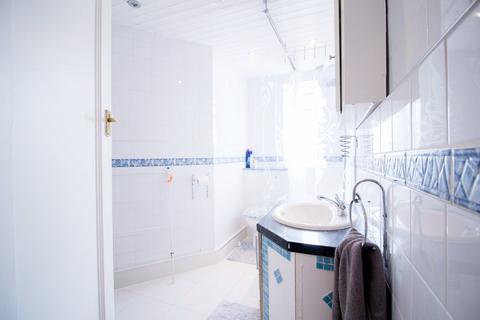 3 bedroom apartment to rent, West Kensington Court Edith Villas LONDON W14 9AD